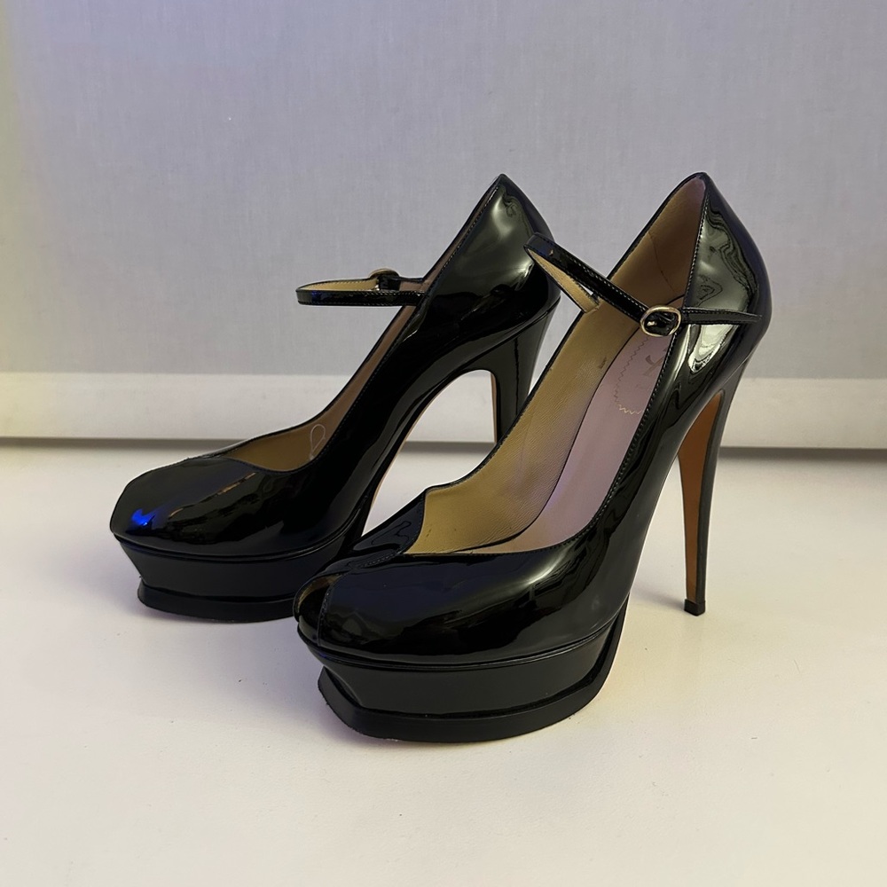 Vintage YSL black leather pumps